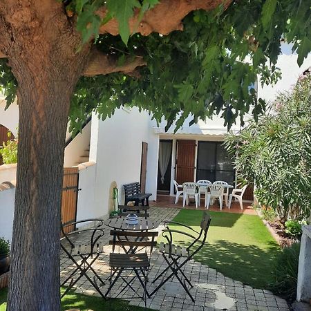 סן-מארי-דה-לה-מאר Petit Appartement Aux Stes Maries De La Mer מראה חיצוני תמונה