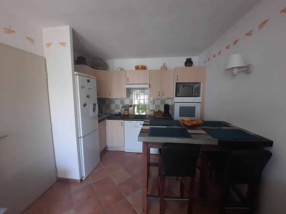 סן-מארי-דה-לה-מאר Petit Appartement Aux Stes Maries De La Mer מראה חיצוני תמונה