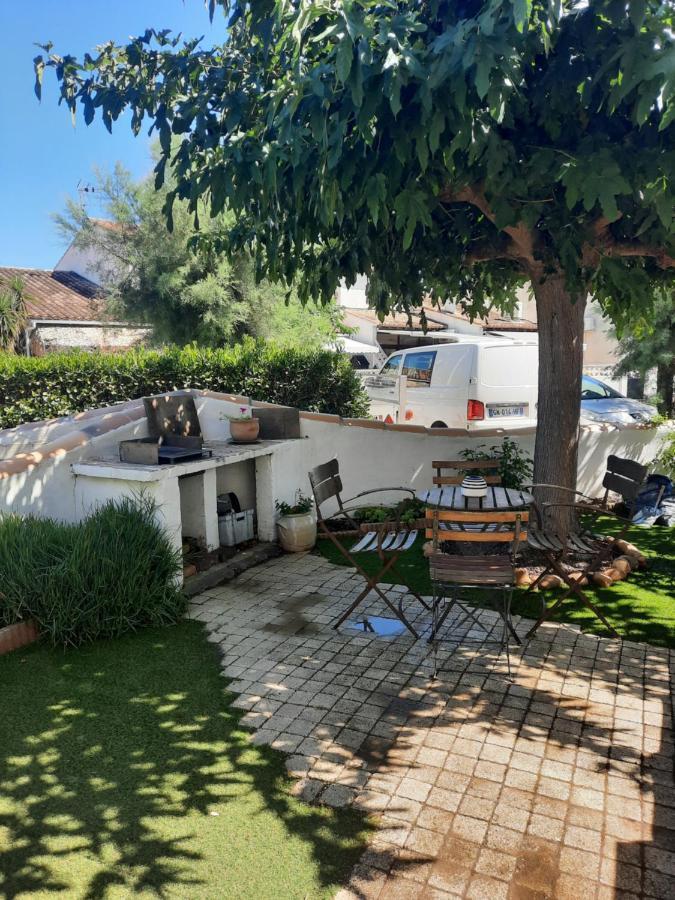 סן-מארי-דה-לה-מאר Petit Appartement Aux Stes Maries De La Mer מראה חיצוני תמונה